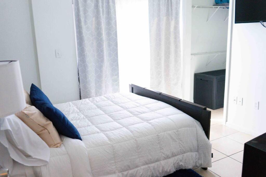 Newly Renovated Condo 5 Min From Airport 迈阿密 外观 照片